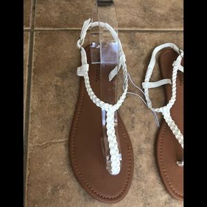 🆕 skinny braid sandals color is white size 10